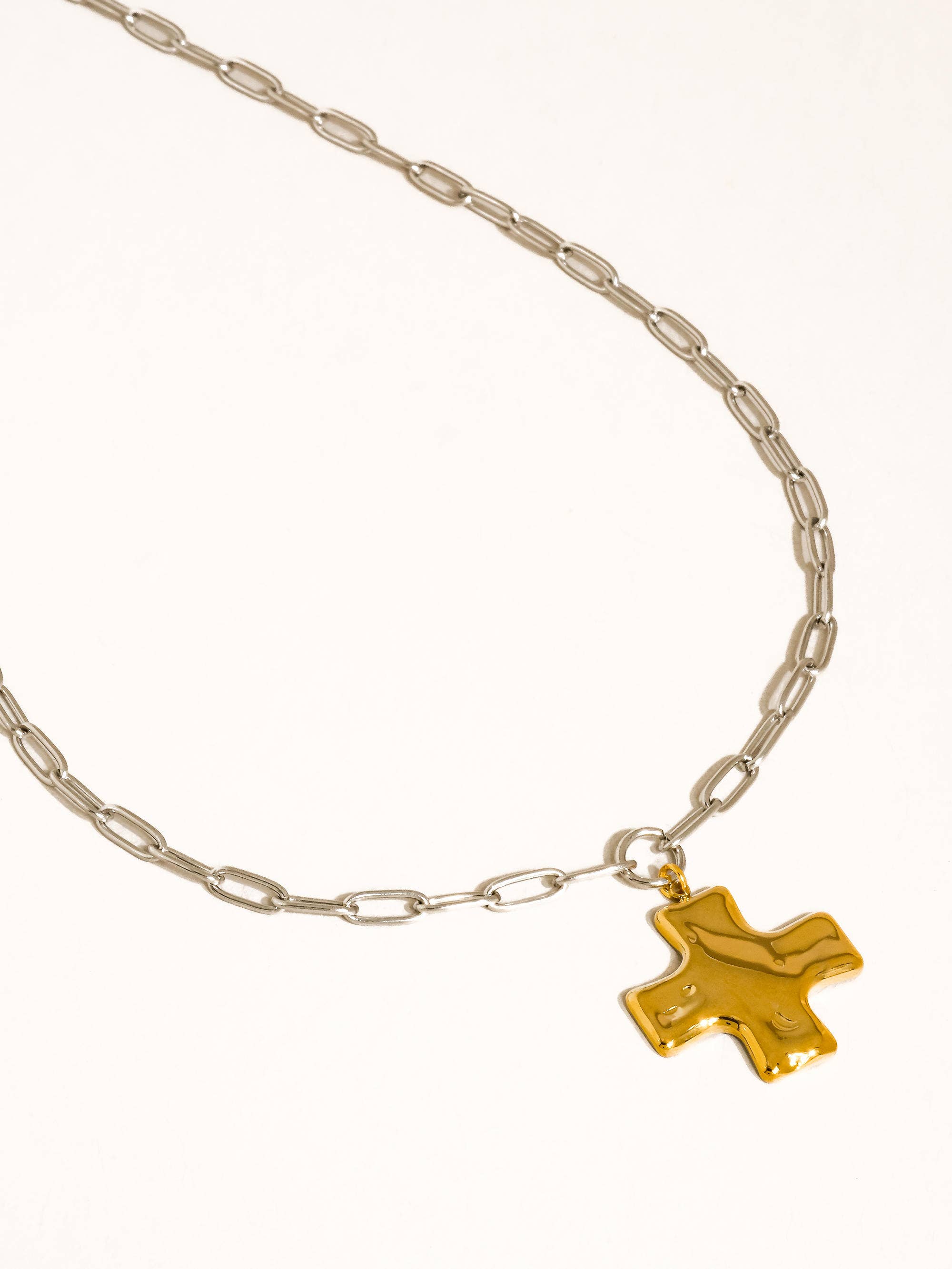 Zeni 18K Gold Non-Tarnish Cross Pendant Chain Necklace